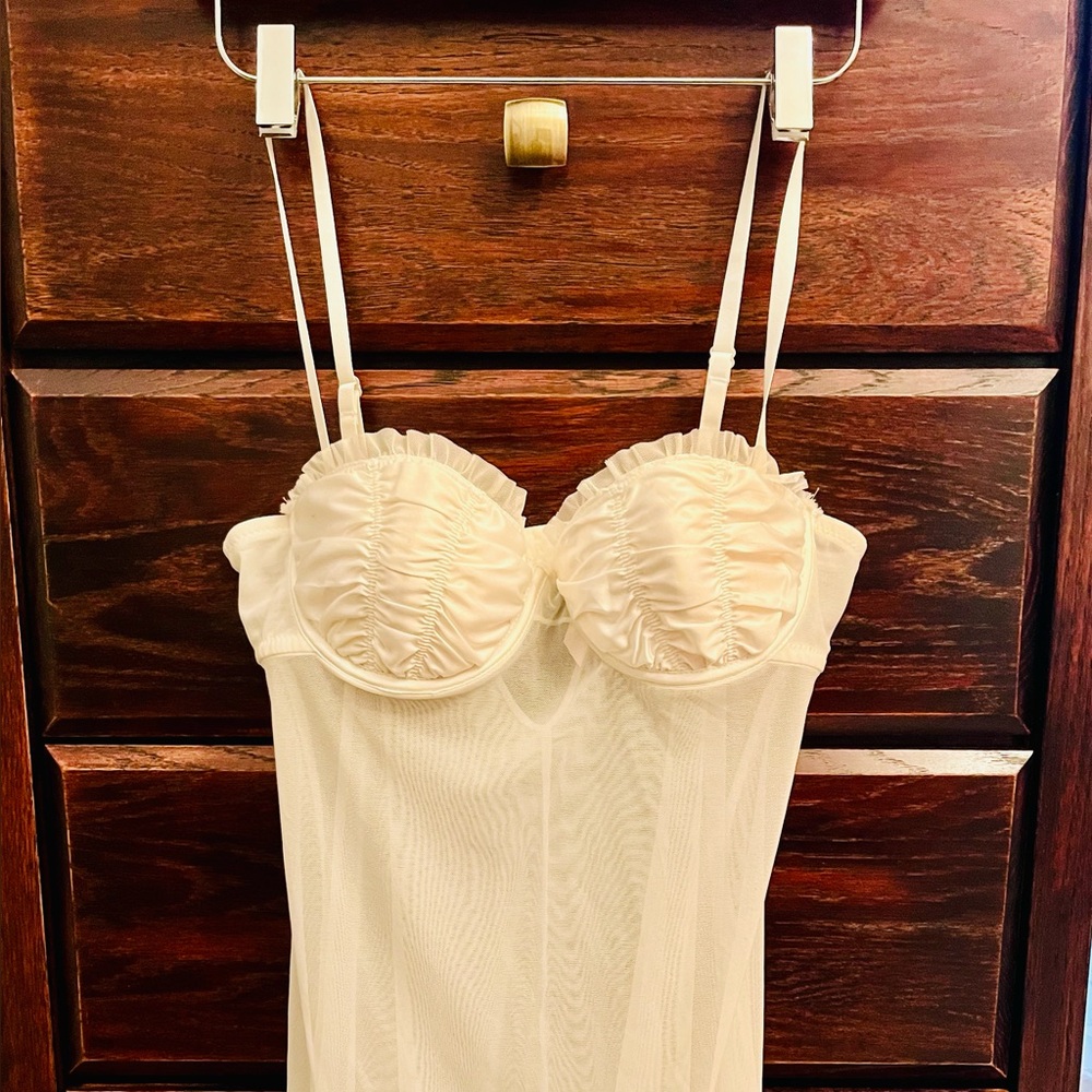 Elegant white Lingerie Chemise